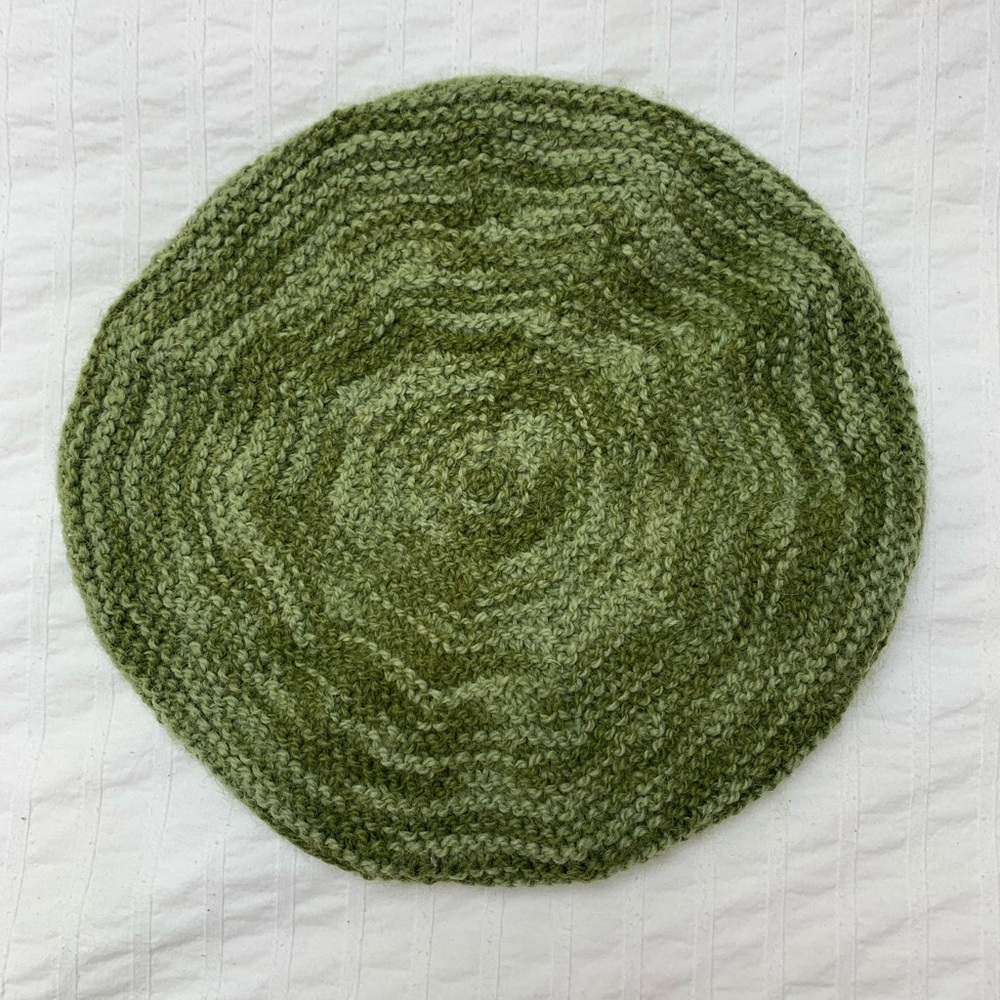Green toned beret